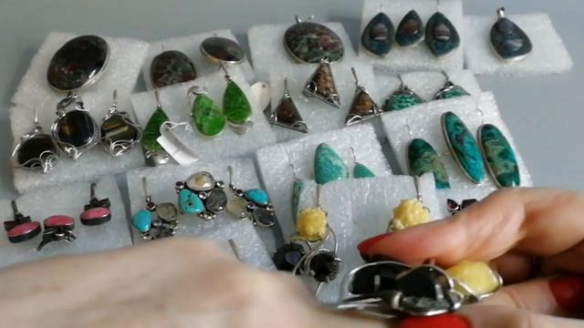 Крупные украшения из натурального камня. Серебро, мельхиор, нейзильберг.
