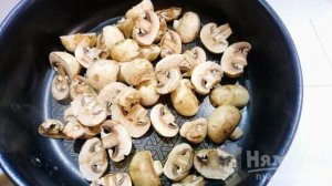 Салат c грибами, орехами и маринованными огурчиками на 23 Февраля