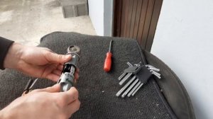 Renault Twingo I ignition lock disassembling