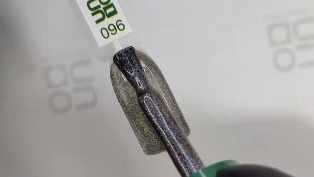 Выкраска: Гель–лак UNO №096 Chameleon — «Хамелеон» смотреть онлайн