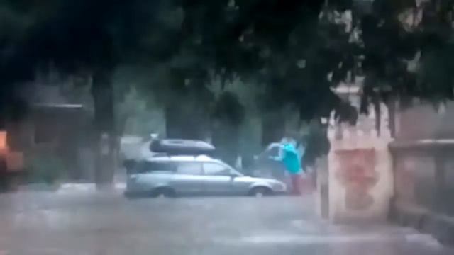 Одесса, ливень, снова затопило, 20%u204409%u20442016 Или “Дядя, плыви домой!“ смотреть онлайн