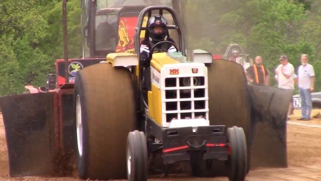 Силовая тяга тракторов - Light-Limited Tractors Pulling - 2022 Гленко, Кентукки