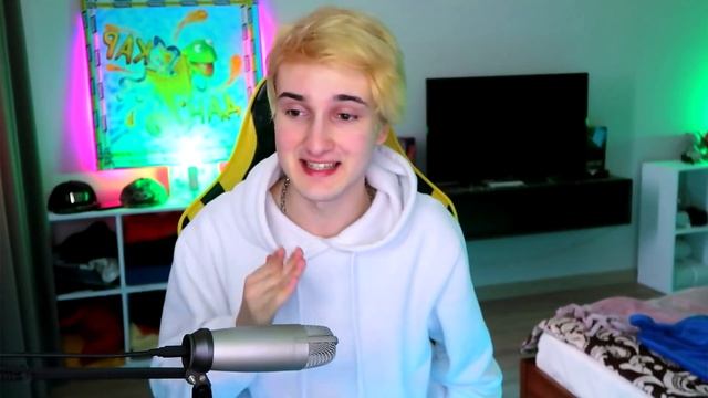 ДВЕ ЯНДЕКС АЛИСЫ - ТРОЛЛИНГ смотреть онлайн