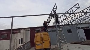 Установка ферм без крана на крыше