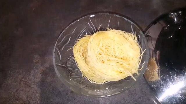 Супчик на пельменом бульоне !!!