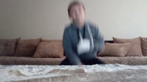 прыгаю на мяче 500 раз.