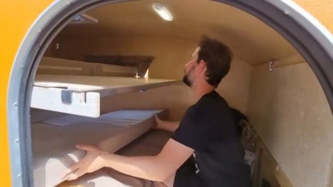 Нейва Лонг с большой верхней полкой