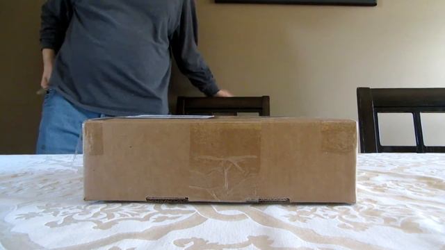 Unboxing the Behringer T0800.