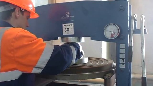 Изготовление полимерных люков смотреть онлайн