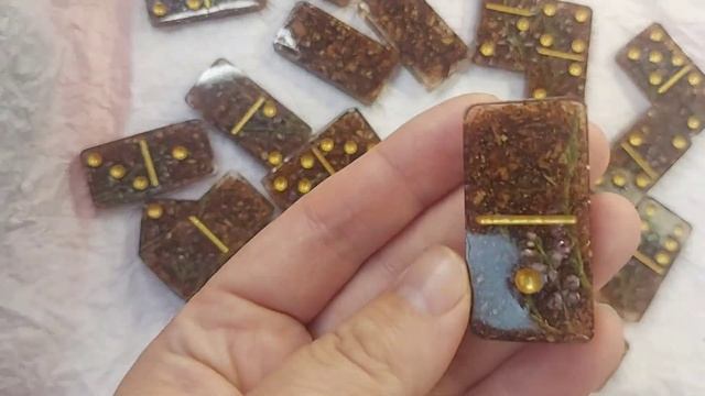 Домино с цветущим вереском и корой дуба из эпоксидной смолы смотреть онлайн