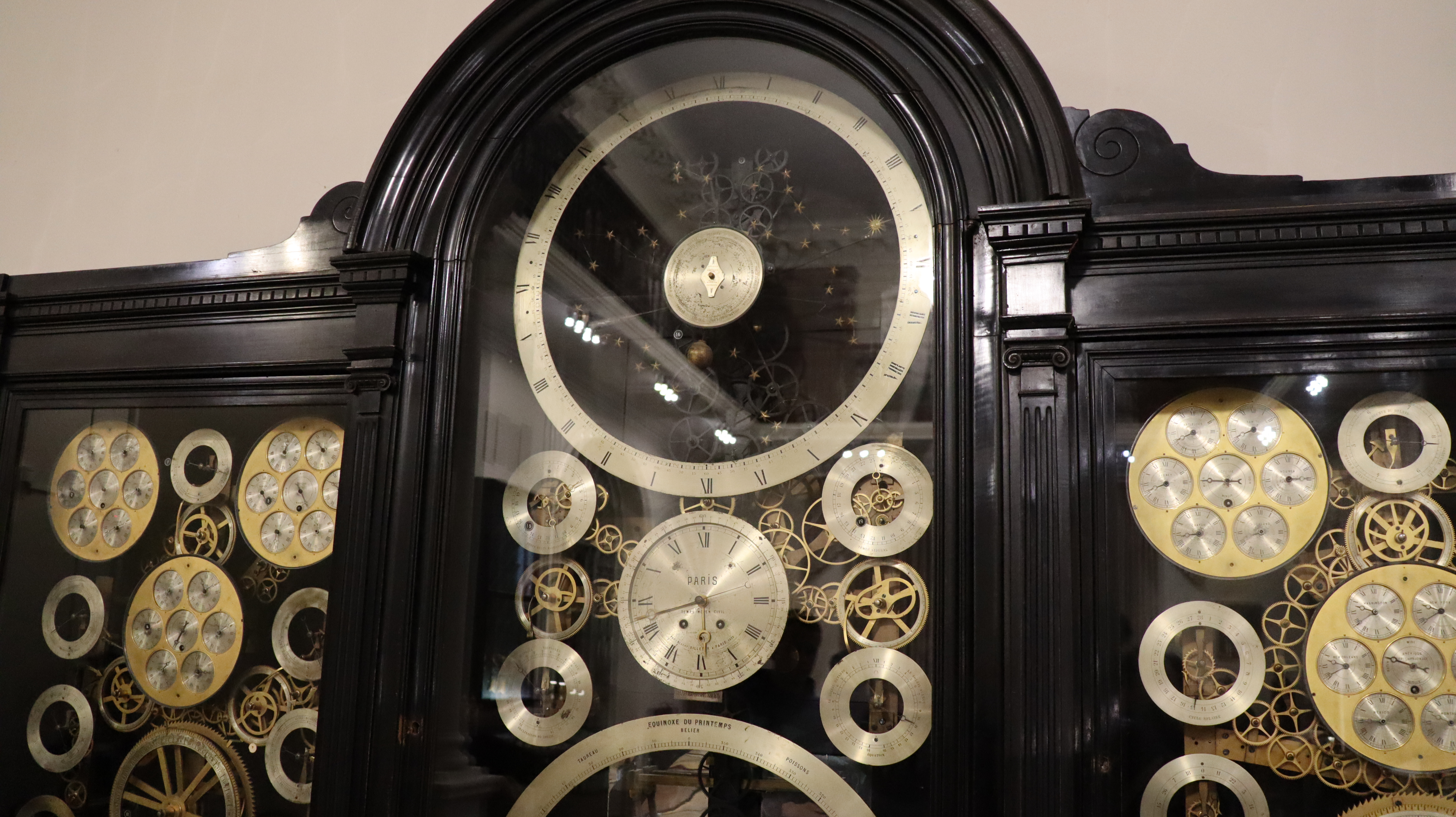Сколько стоили уникальные, сверхсложные астрономические часы, и как они появились в России