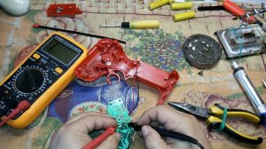 Ремонт пульта от радиоуправляемой машинки.