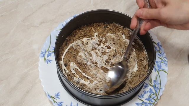 До чего же вкусный Салат! Слоеный салат со шпротами. Вкусный салат на Новый Год!