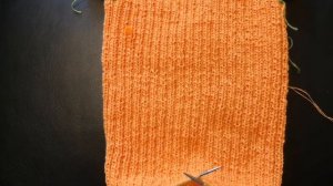 Четверг. Платье-лапша спицами. Что я успеваю связать в течении дня