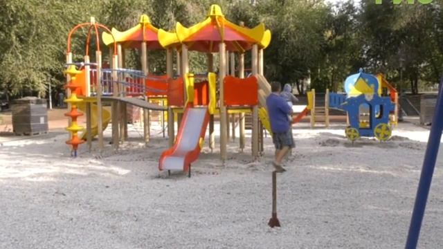 Жители принимают работы. Ремонт двора по адресу Осипенко 18 завершен