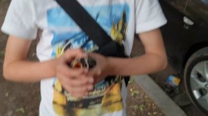 Поймал галчонка выпавшего из гнезда