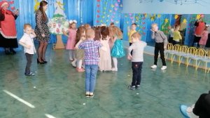 Парная пляска (средняя гр. муз.Ю. Чичков "Танец")