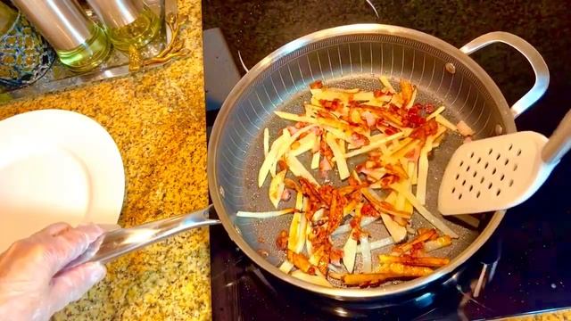 Жареная, хрустящая картошечка за 5мин/How to cook fried crispy potatoes in 5min.