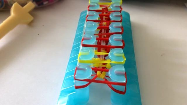 Браслет с именем из резинок смотреть онлайн