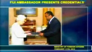 High Commissioner Mara Presents Credentials to the Queen