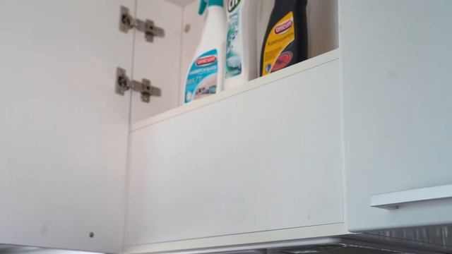 ?Обзор: ДЛИННАЯ УЗКАЯ ВЫТЯНУТАЯ КУХНЯ. Кухонная фабрика Becker. смотреть онлайн