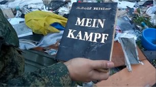 Hitlerio knyga "Mein Kampf" rasta Mariupolyje, nacionalistų bazėje "Azov"