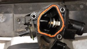 Замена термостата на Renault Master 2.3 bi turbo достаточно простой процесс, совсем не сложно.