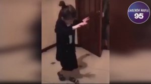 СТО РАЗ ПЕРЕСМОТРЕЛ МАЛЕНЬКАЯ ДЕВУШКА ТАНЦУЕТ НЕРЕАЛЬНО ЧЕТКО 2021