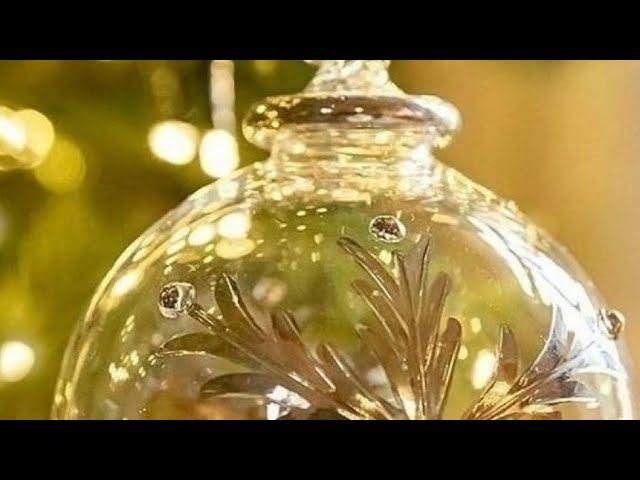 С Новым годом! Распаковка подарков от тайного Санты. Исполняет Vivie смотреть онлайн