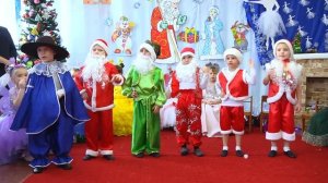 Смешные дети )Детский сад . Утренник) Мушкетер отжигает  смотреть до конца