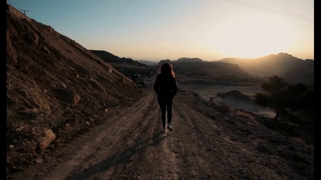 Эмилия Тарнани – Тысячи дорог смотреть онлайн