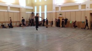 Танцоры, которые победили гравитацию | Урок трюков и техники из Гопака, в ансамбле Вирского. Украин