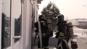 Спасли человека во время пожарно-тактического учения огнеборцы в лечебном учреждении Хабаровска