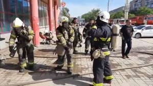 Пожар в ТЦ "Айсберг" в Астрахани