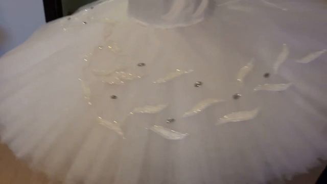 Костюм Одетты для балета "Лебединое озеро" смотреть онлайн