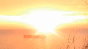 Яркое солнце