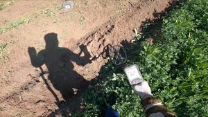 ДОБРЫЙ ТРАКТОРИСТ ПОМОГАЛ НА КОПЕ|КОП МЕТАЛЛОЛОМА|ЗАРАБОТАЛ НА МЕТАЛЛОКОПЕ