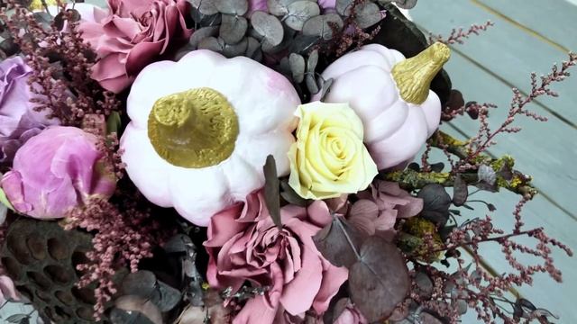 Букет из стабилизированных цветов с тыквами ручной работы | TURAGINA DECOR смотреть онлайн