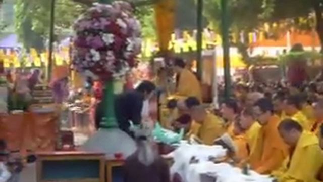 H.H. Karmapa in Kagyu Monlam - November 2009 смотреть онлайн