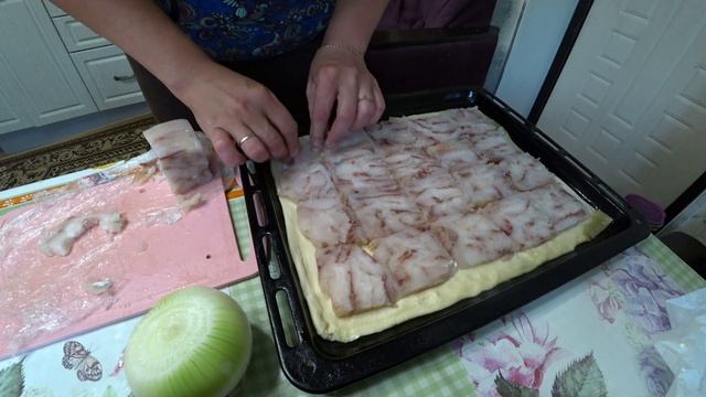 Слоеный пирог с рыбой смотреть онлайн