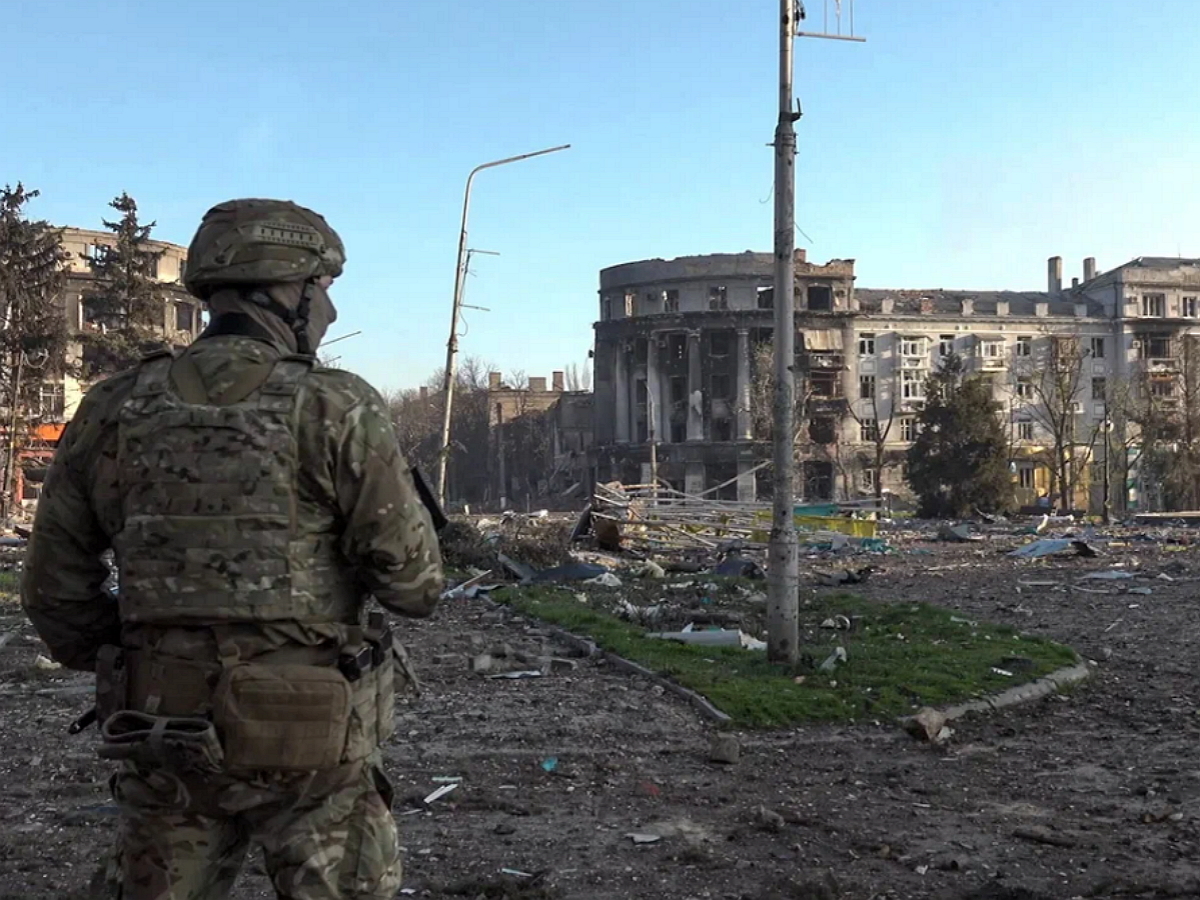 Артемовск сегодня видео. Бахмут Артемовск 2020. Российский солдат.