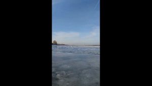 Езда по первому льду с опасными ТОРОСАМИ | Аэролодка ТОРНАДО 20 л.с.