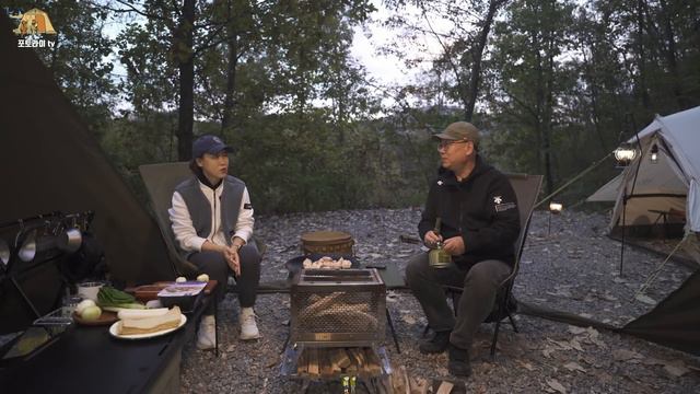 4K [포토라이tv] 캠핑음식의 끝판왕 | 공복에 시청금지 | 숲속 캠핑장에서 가을캠핑 | 파이어쉘터 | 불멍쉘터 | 춘천 더숲캠핑장
