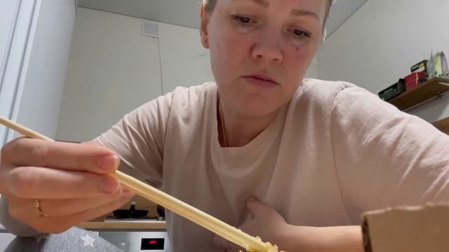 Суббота /Кушаем роллы / Самурай отзыв по чесноку! смотреть онлайн