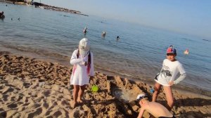 Пляж и Красное море на закате Отель Лабранда Labranda Royal Makadi бухта Макади Бэй Хургада Египет?