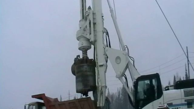 Уралалмаз - Красновишерск. Добыча алмазов при помощи буровой установки.