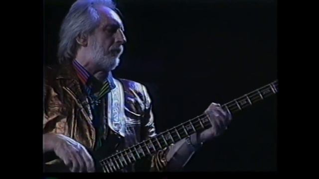 John Entwistle - Bass Solo 5.15 (The Palace, Auburn Hills, 2000) смотреть онлайн
