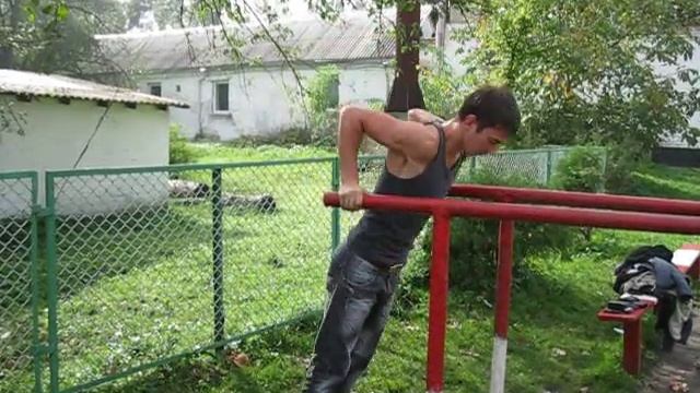 ОТЖИМАНИЯ НА БРУСЬЯХ 25 ПОВТОРОВ Sportgrade ru смотреть онлайн