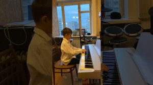 Песня для Тани. Автор Всеволод Кузин 8 лет. Педагог Евгений Гречищев