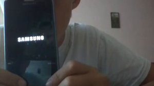 Распаковка телефона Самсунг Гелекси джи 2 #2